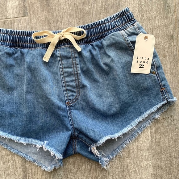 🔥🔥BILLABONG COAST LINE ELASTIC DENIM SHORT🔥🔥